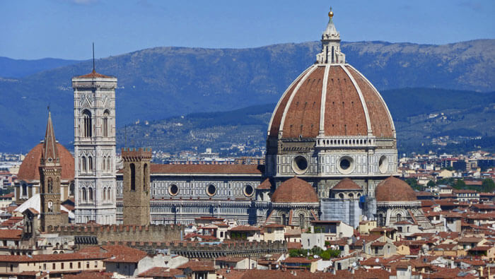 La imagen tiene un atributo ALT vacío; su nombre de archivo es Duomo-Florencia1.jpg