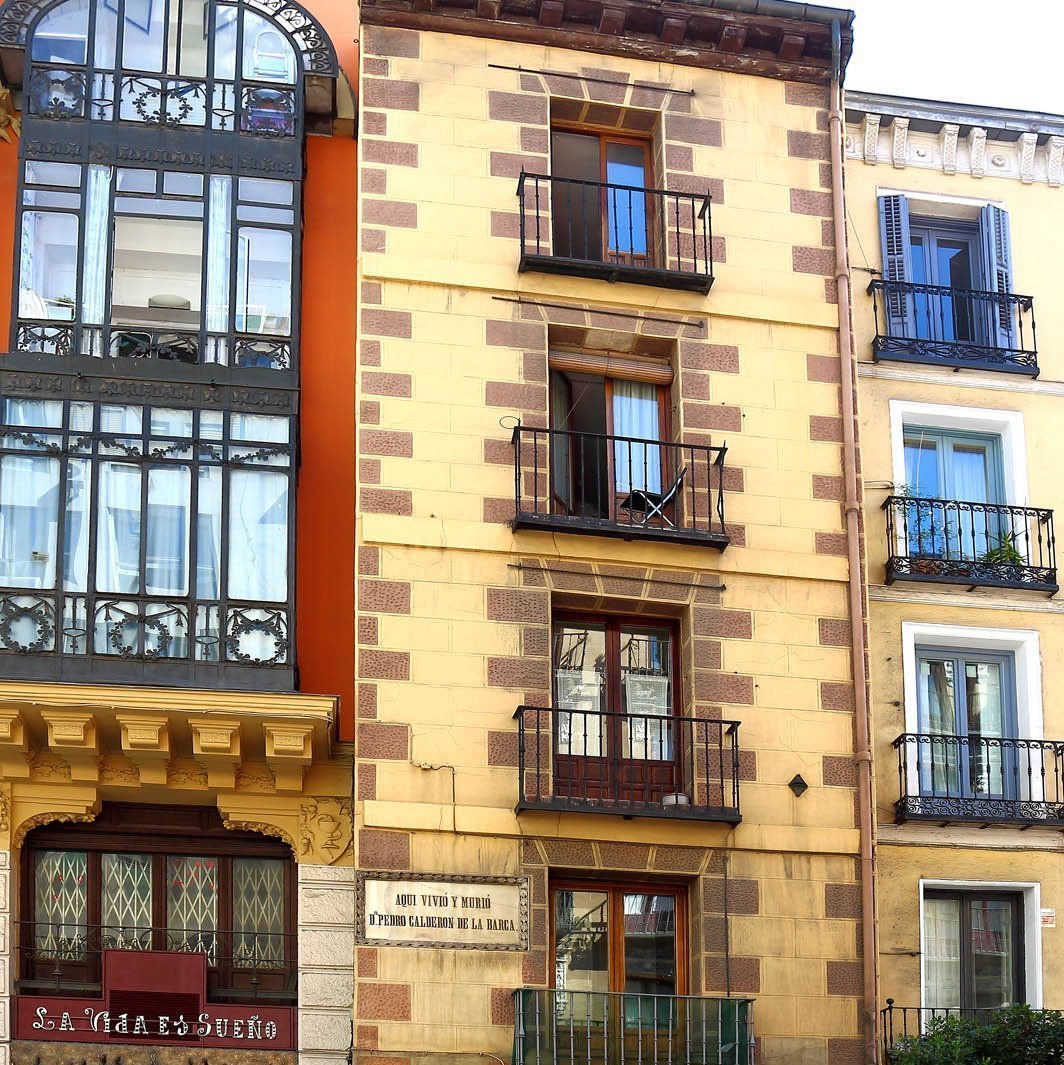 Edificio-angosto-1600