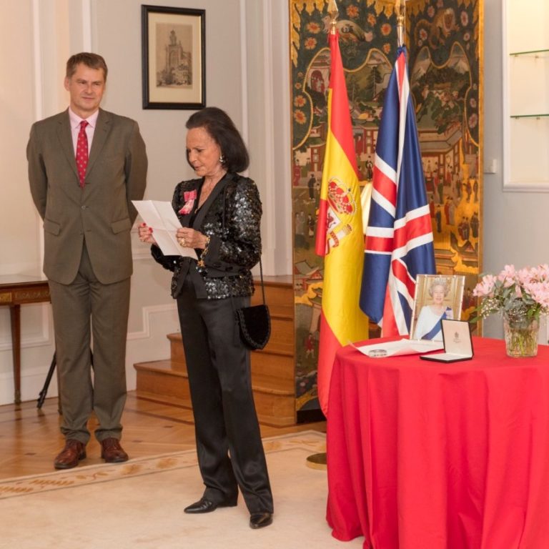 Sonsoles Diez de Rivera y De Icaza, condecorada Miembro Honorario de la Orden del Imperio Sonsoles Diez de Rivera y De Icaza, condecorada Miembro Honorario de la Orden del Imperio